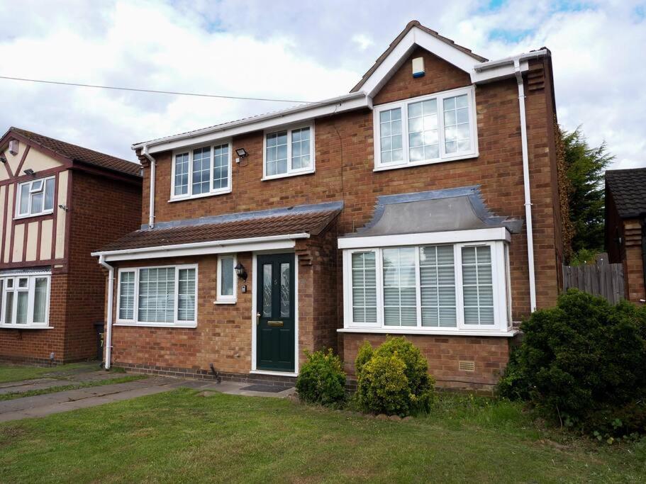 Cosy Four Bed Property With En-Suite Near To Nec Birmingham Airport And The City Exteriér fotografie