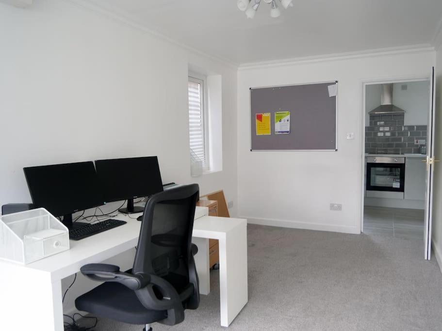 Cosy Four Bed Property With En-Suite Near To Nec Birmingham Airport And The City Exteriér fotografie
